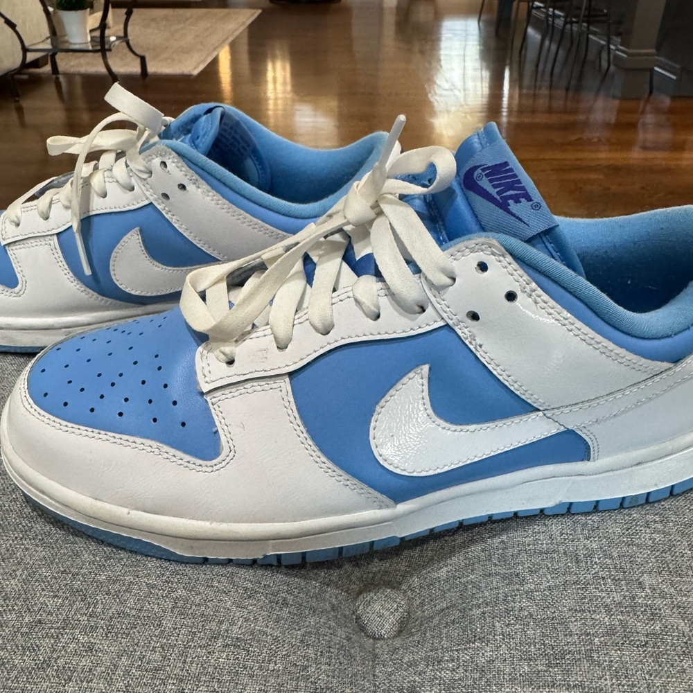 Nike White and Light Blue Low Top Sneakers